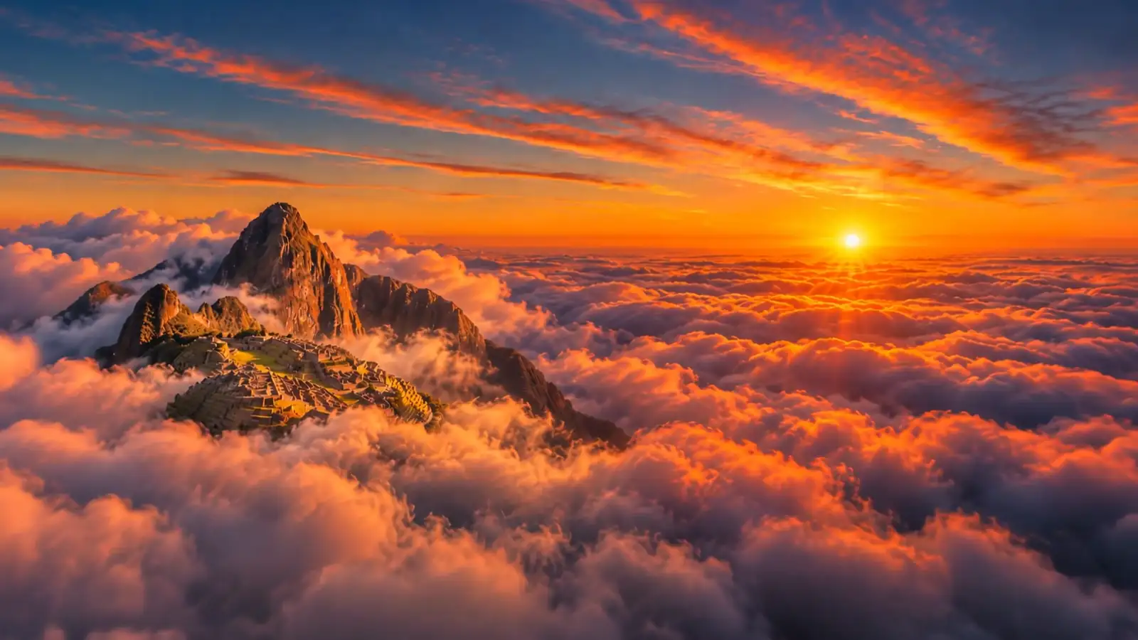 Machu Picchu emergindo de um mar de nuvens ao entardecer.